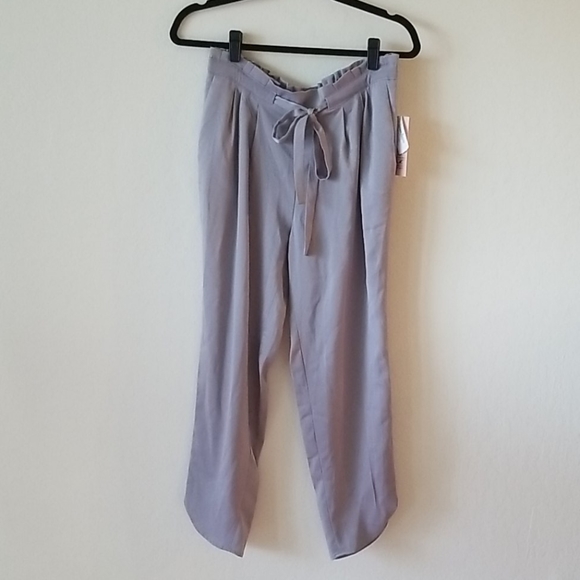 NWT Nanette Lepore Soft Pleated High-Waist Cropped Pants in Silver - Picture 7 of 8